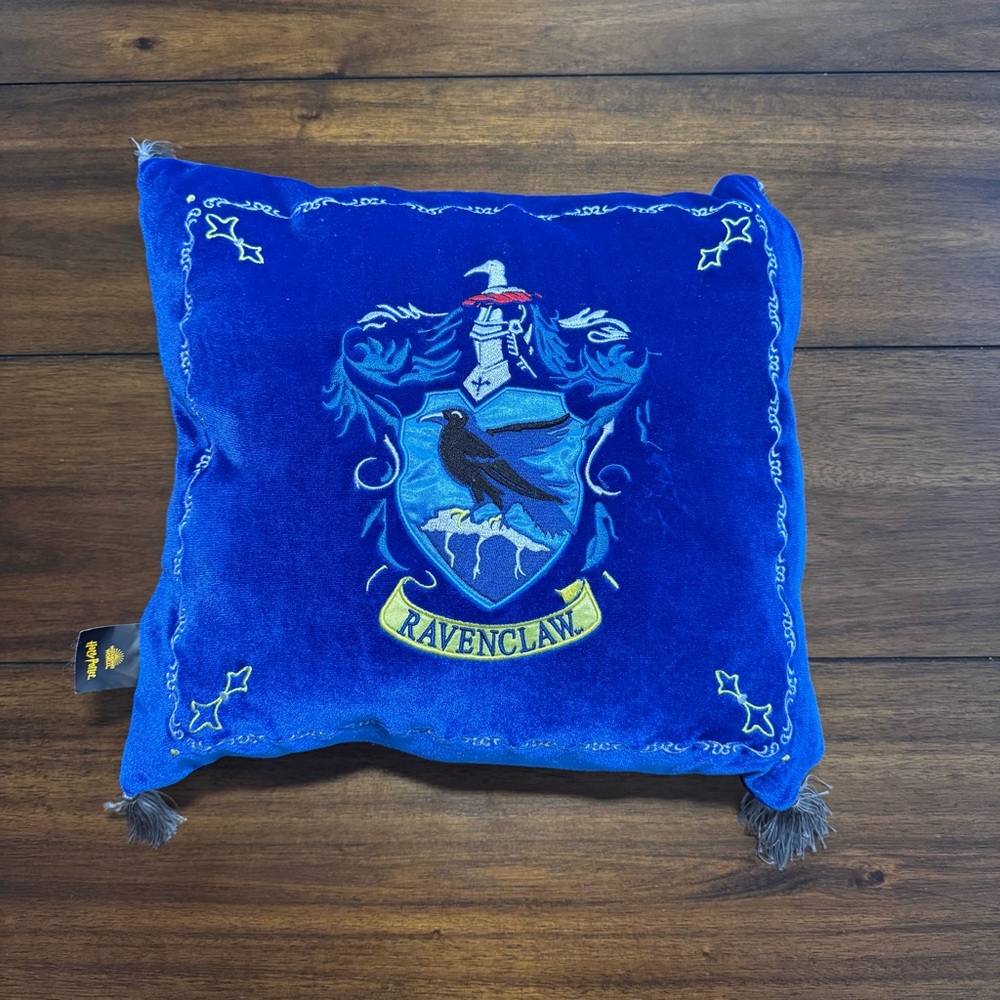 Noble Collection Official Harry Potter Ravenclaw Velvet Cushion Pillow No Raven